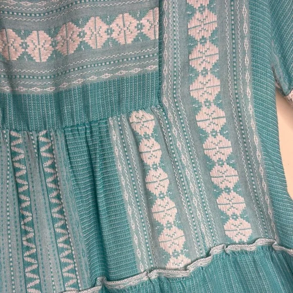 Beautiful Teal and White Patterned Dress - Picture 8 of 8